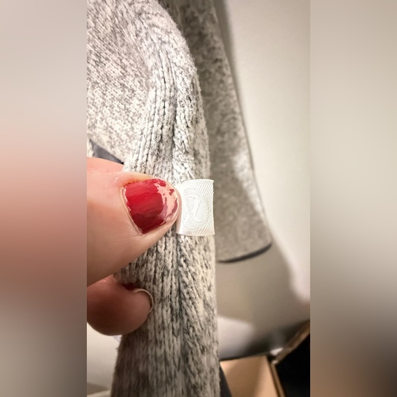 Lululemon Its Fleecing Cold Zip Up
Heathered White / Dark Carbon - Picture 6 of 8